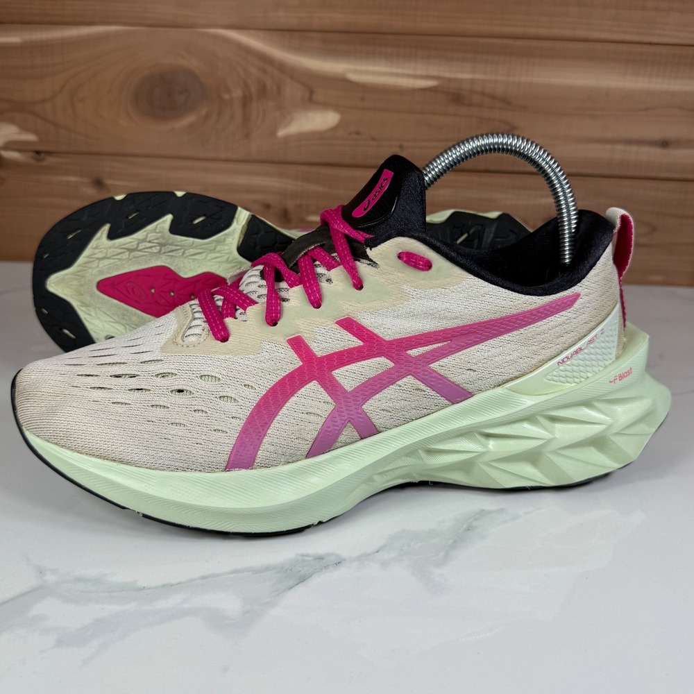Asics Novablast 2 Birch Pink‎ Rave Athletic Casual Shoes 1012B049 Womens sz 8.5
